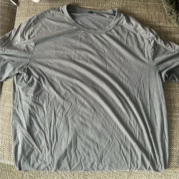 Men's shirts -lulu lemon and fresh tee - Picture 1 of 10